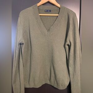 Gap - CashSoft Olive V-Neck Sweater